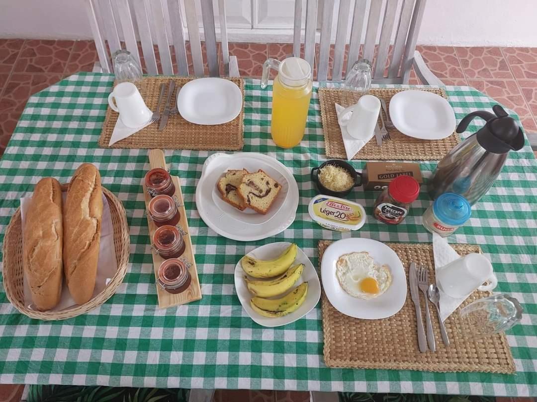 Ohana Guest House Port Mathurin Luaran gambar